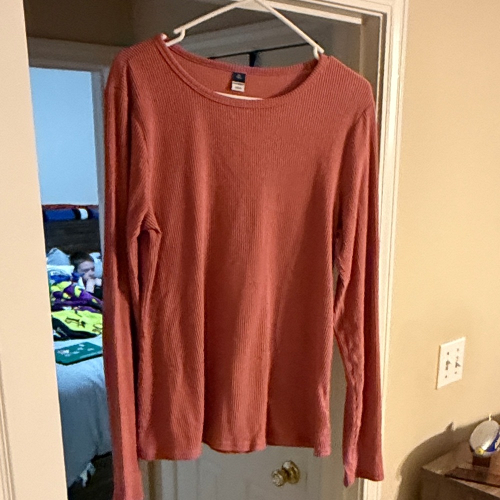 Old Navy Ribbed Long-Sleeve Top in Rosewood